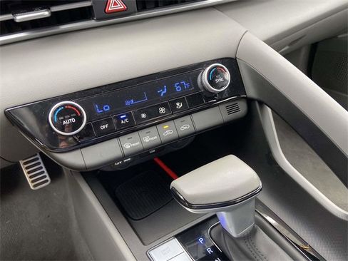 Certified 2025 Hyundai Elantra Sport image 17