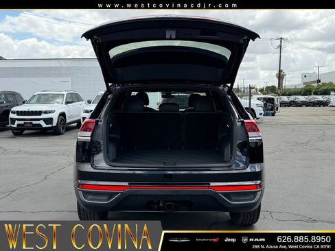 Used 2025 Volkswagen Atlas Cross Sport SE AWD/4WD image 14