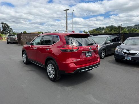 Used 2017 Nissan Rogue S w/ S Appearance Package AWD/4WD image 7