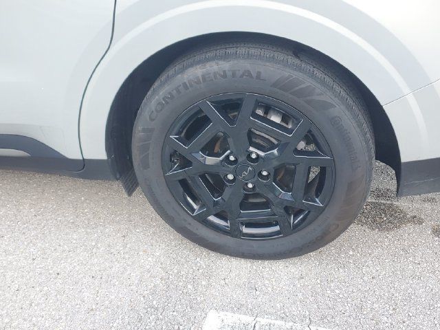 Certified 2025 Kia Carnival SX Prestige FWD image 5