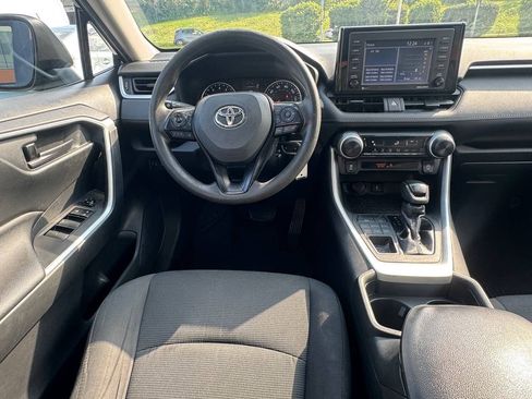 Used 2021 Toyota RAV4 LE AWD/4WD image 15