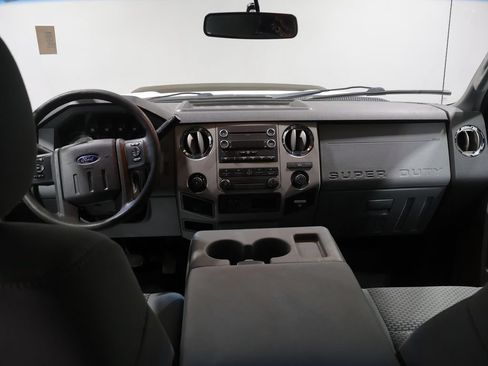 Used 2015 Ford F250 XLT AWD/4WD image 17