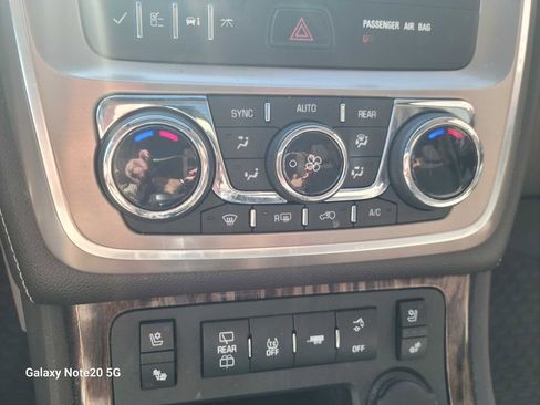 Used 2013 GMC Acadia Denali image 19