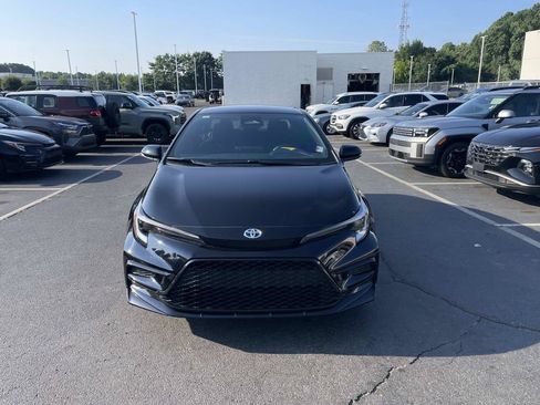 Used 2025 Toyota Corolla SE FWD image 3