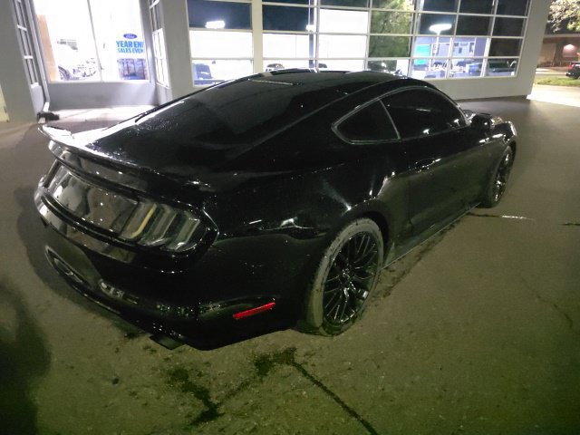 Used 2017 Ford Mustang GT w/ GT Performance Package RWD image 5