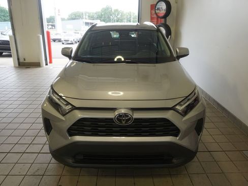 Used 2025 Toyota RAV4 XLE AWD/4WD image 12