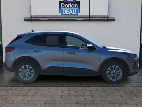 Used 2023 Ford Escape Active image 2