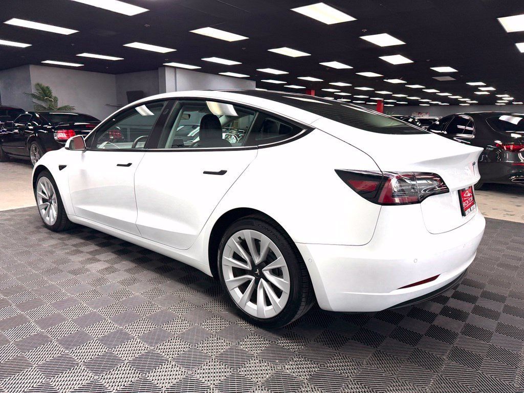 Used 2022 Tesla Model 3 RWD image 9