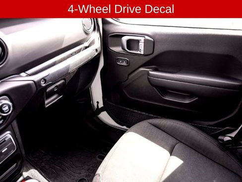 Used 2023 Jeep Gladiator Willys image 35