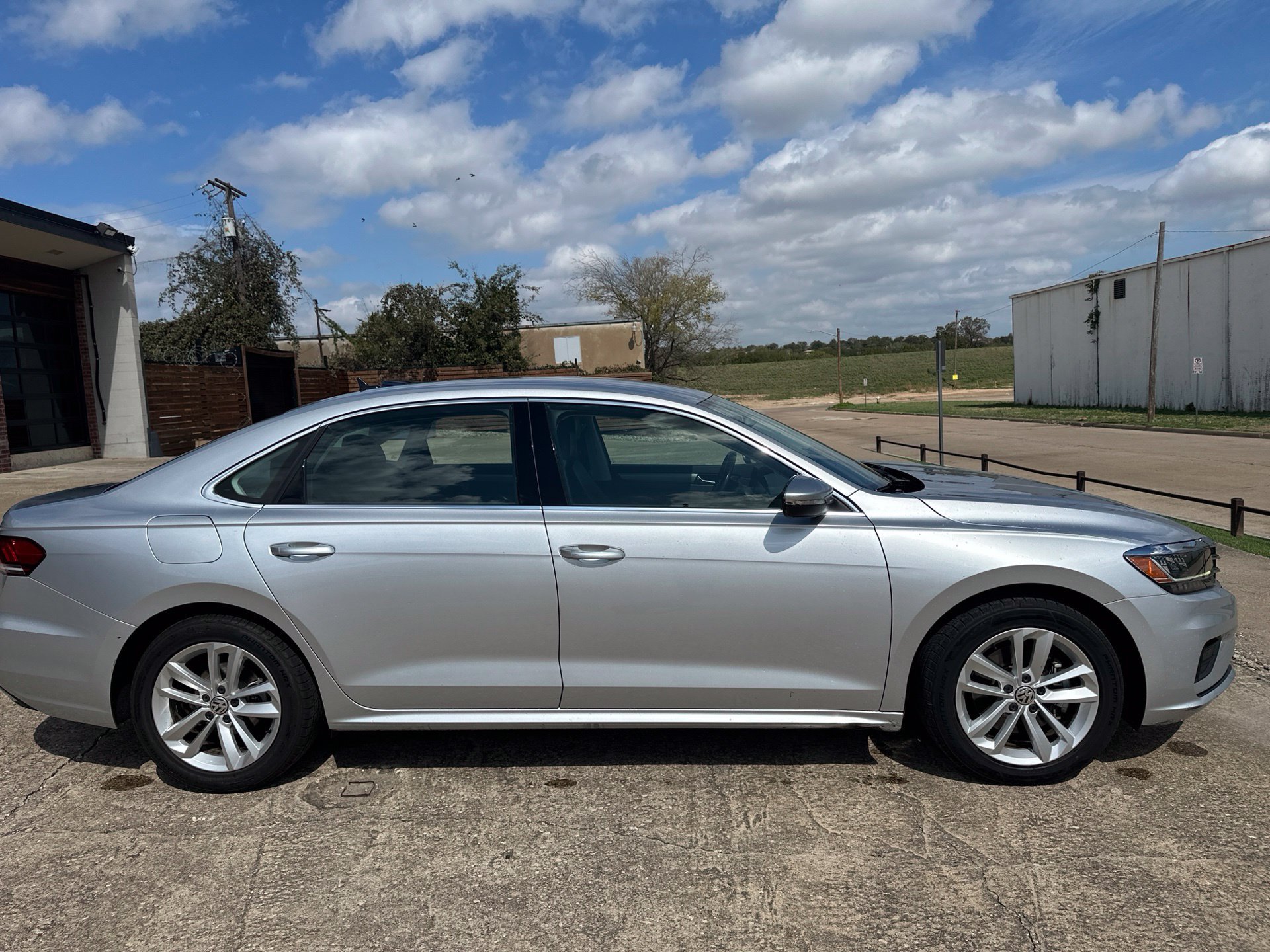 Used 2020 Volkswagen Passat 2.0T SE FWD image 4