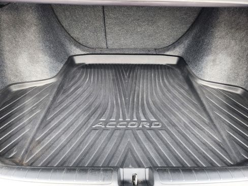 Used 2019 Honda Accord EX image 31