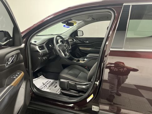 Used 2021 GMC Acadia SLE w/ LPO, Floor Liner Package image 9