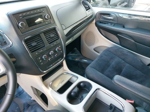 Used 2014 Dodge Grand Caravan SXT w/ Rear Park Assist Package image 27
