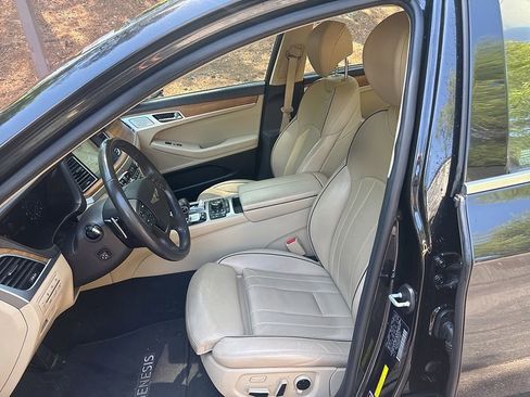Used 2019 Genesis G80 5.0 Ultimate RWD image 12