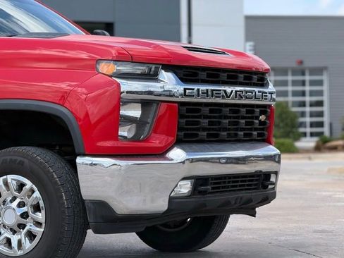 Used 2022 Chevrolet Silverado 2500 LT w/ Convenience Package AWD/4WD image 8