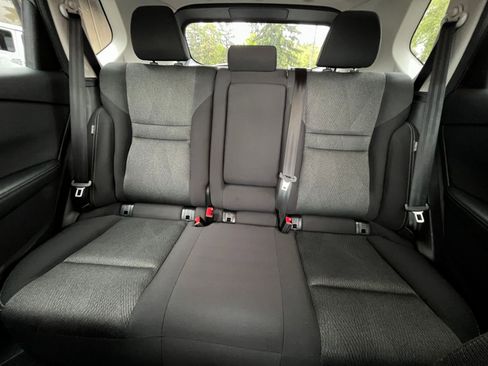 Used 2025 Nissan Rogue SV FWD image 40