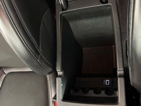 Used 2022 Jeep Cherokee Trailhawk w/ Comfort/Convenience Group AWD/4WD image 30