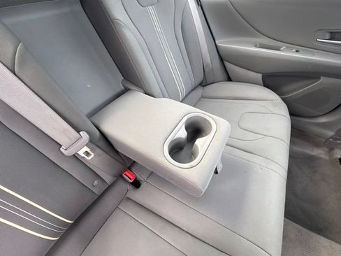 Used 2024 Hyundai Elantra SEL w/ Convenience Package FWD image 23