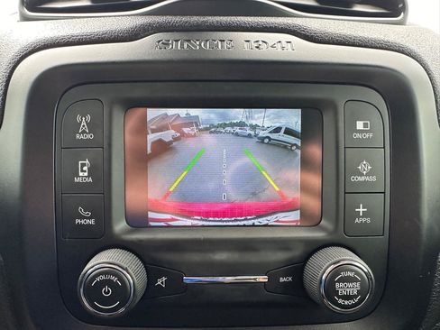 Used 2017 Jeep Renegade Trailhawk AWD/4WD image 17