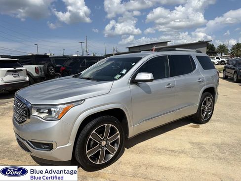 Used 2018 GMC Acadia Denali w/ Technology Package FWD image 5