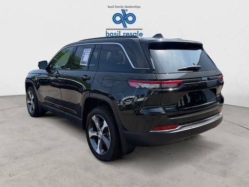 Used 2024 Jeep Grand Cherokee Limited 4xe w/ Luxury Tech Group II AWD/4WD image 4