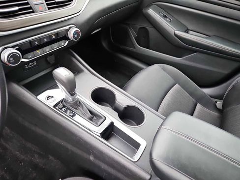 Used 2025 Nissan Altima 2.5 SV FWD image 20