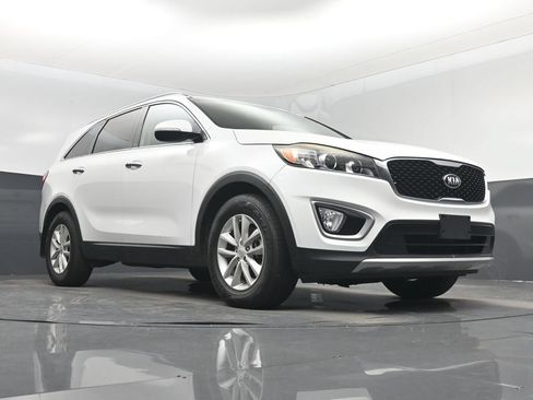 Used 2017 Kia Sorento EX w/ EX V6 Premium Package FWD image 32