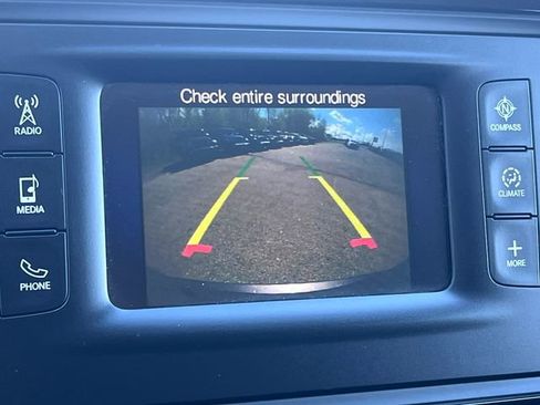 Used 2017 Chrysler Pacifica Touring FWD image 22