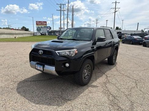 Used 2019 Toyota 4Runner TRD Off-Road Premium AWD/4WD image 3