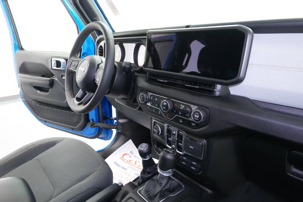 Used 2024 Jeep Wrangler Unlimited Sport AWD/4WD image 28