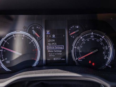 Used 2020 Toyota 4Runner TRD Off-Road AWD/4WD image 35