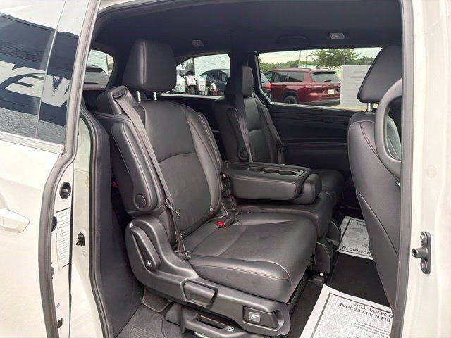 Used 2025 Honda Odyssey Sport-L image 16