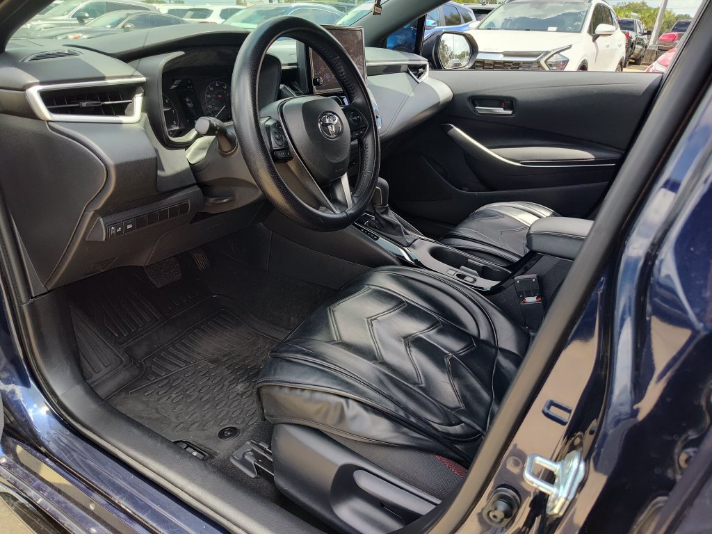 Used 2025 Toyota Corolla SE FWD image 2