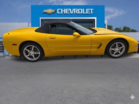 Used 2004 Chevrolet Corvette Convertible w/ Preferred Equipment Group image 32
