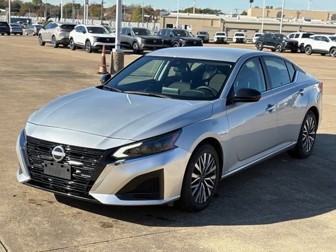 Certified 2023 Nissan Altima 2.5 SV image 6