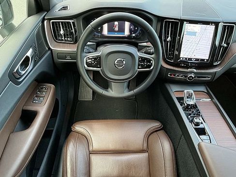 Certified 2023 Volvo XC60 B5 Ultimate w/ Climate Package image 5