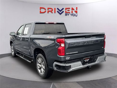 Used 2022 Chevrolet Silverado 1500 LT AWD/4WD image 6