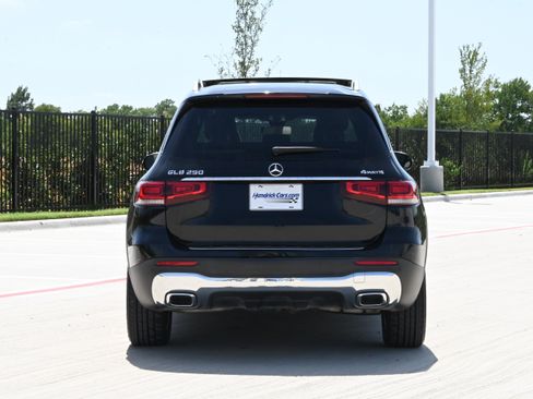 Used 2022 Mercedes-Benz GLB 250 4MATIC image 8