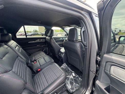 New 2026 Ford Explorer ST-Line w/ ST-Line Street Pack AWD/4WD image 15