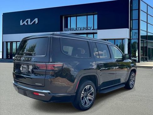Used 2024 Jeep Wagoneer Series II AWD/4WD image 6