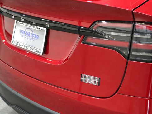 Used 2023 Tesla Model X Plaid image 17