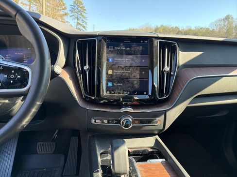 Certified 2023 Volvo XC60 B5 Plus w/ Protection Package Premier image 22