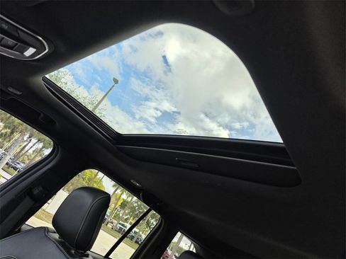 Used 2022 Jeep Grand Cherokee Altitude image 12