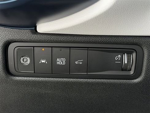 New 2026 Chevrolet Equinox EV LT image 19