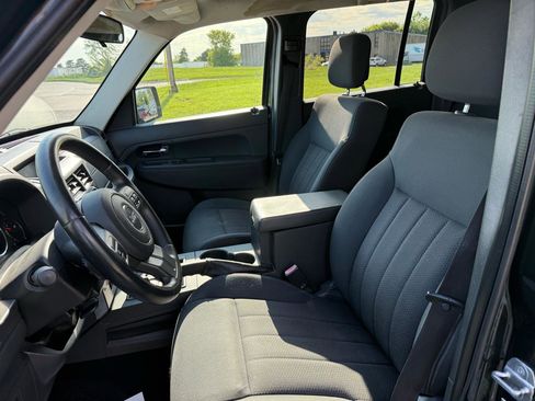 Used 2011 Jeep Liberty Sport w/ Popular Equipment Group AWD/4WD image 11