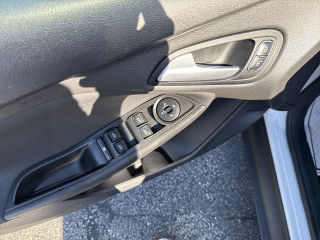 Used 2018 Ford Focus SE FWD image 17