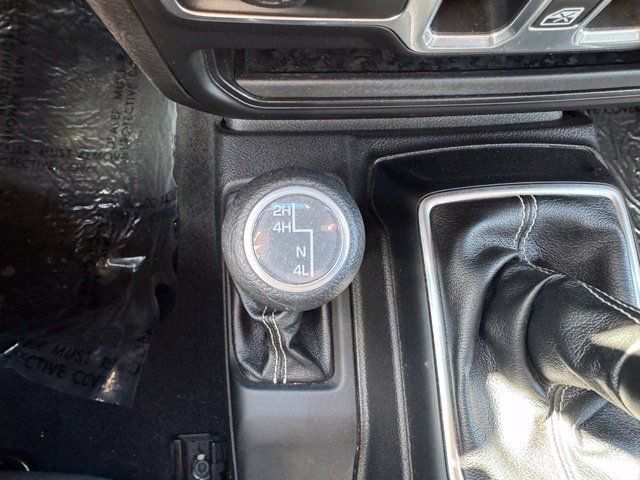 Used 2018 Jeep Wrangler Unlimited Sahara w/ Cold Weather Group AWD/4WD image 20