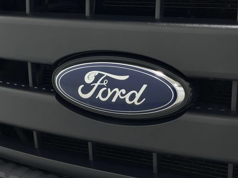 Used 2013 Ford F250 XL w/ PWR Equipment Group AWD/4WD image 32