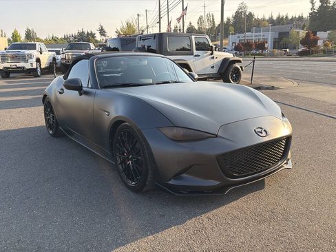 Used 2017 MAZDA MX-5 Miata Club w/ Brembo/BBS Package RWD image 12