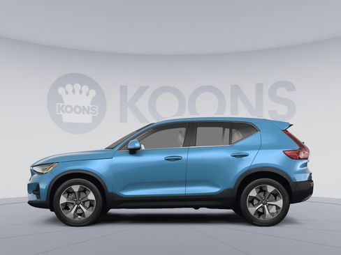 Used 2023 Volvo XC40 B5 Plus w/ Driver Assist Package AWD/4WD image 2